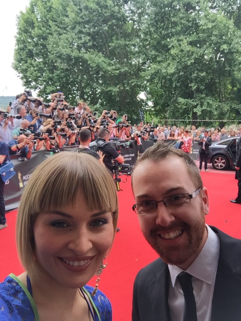 Attrice-Red-carpet-e1437475124947-768x1024