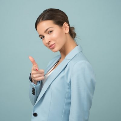 Come si veste una BUSINESS WOMAN? Ti svelo tutti i segreti dell’outfit da ufficio