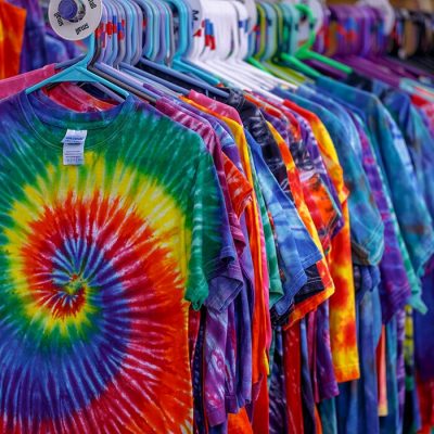 TIE DYE Mania: la tendenza moda 2020/2021 e come fare una maglietta