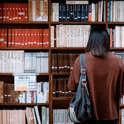 OUTFIT PER L’UNIVERSITÀ: gli accessori che non possono mancare